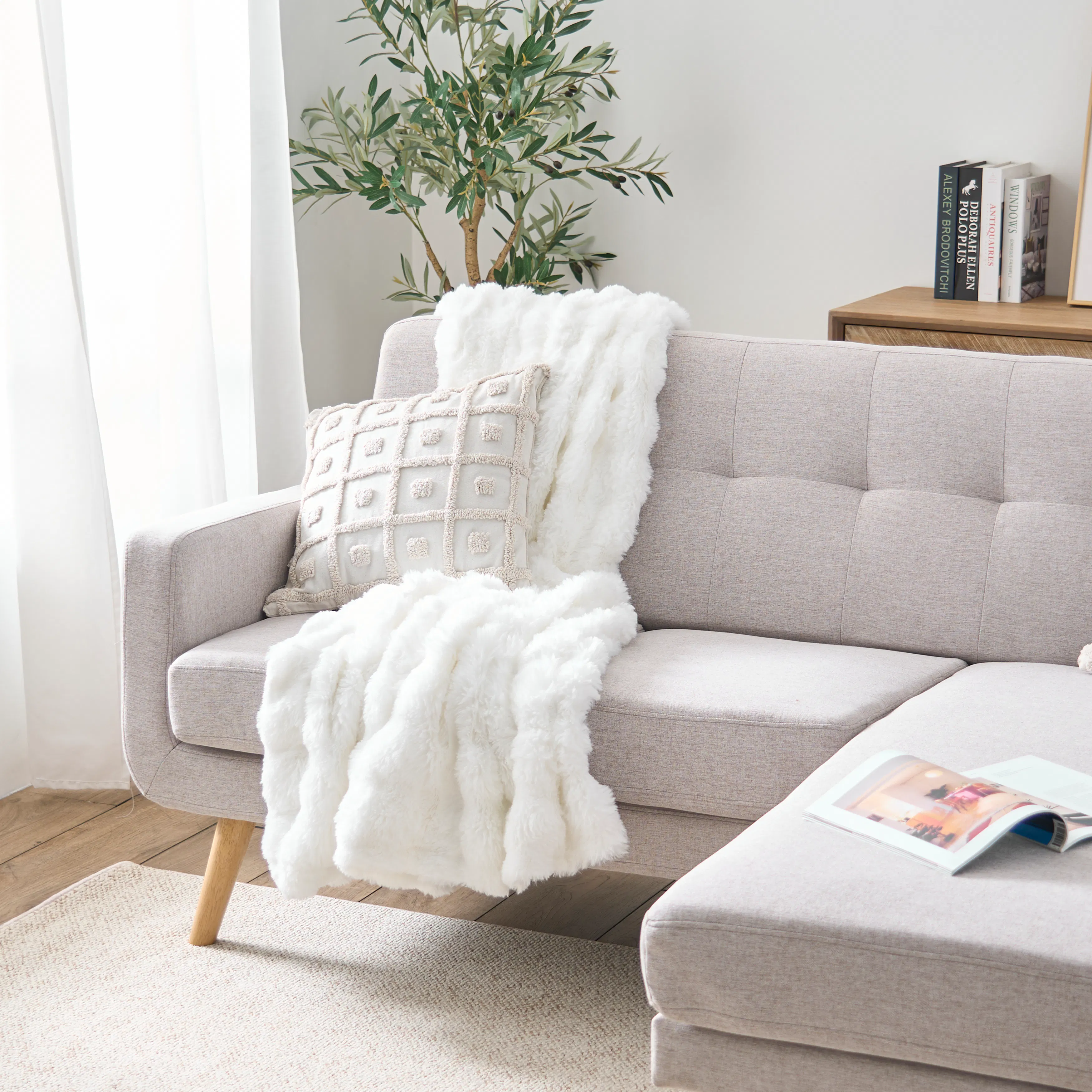 Jaclyn Luxe Plush Throw Blanket in White (2 sizes) - 7