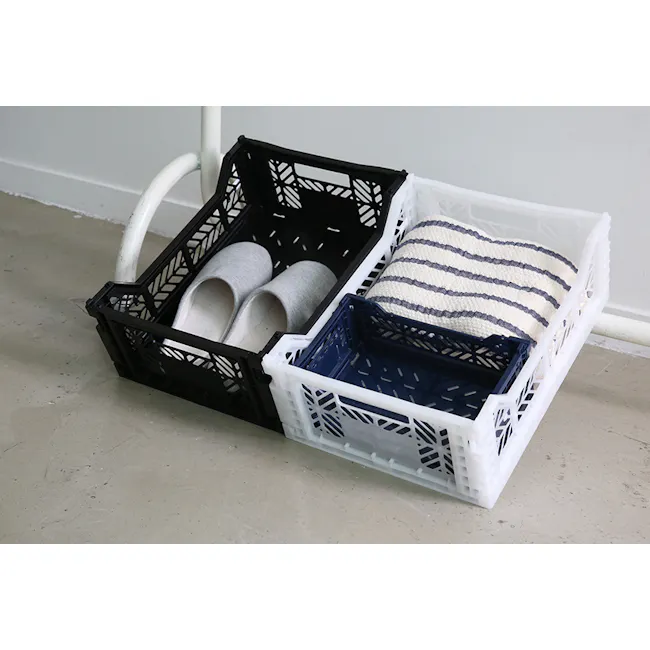 Aykasa Foldable Midibox - White - 4 - black laundry basket, white laundry basket, folded towels, striped towel, laundry