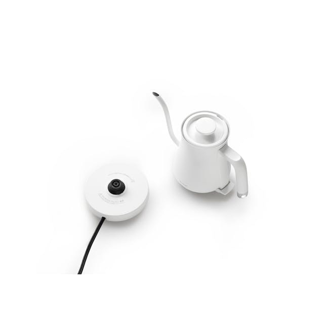 BALMUDA The Pot - White - 5 - White electric kettle, wireless charging pad, compact design, modern kitchen accessory