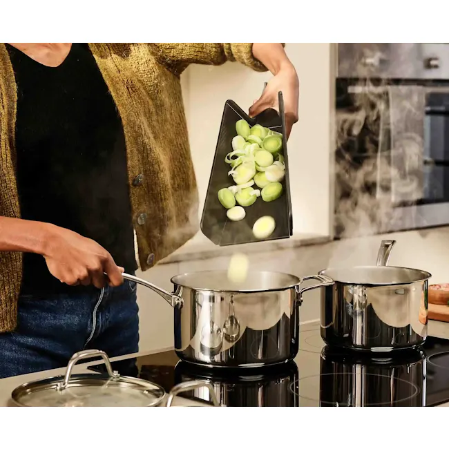 Joseph Joseph Chop2Pot Plus Folding Chopping Board Large - Black - 2