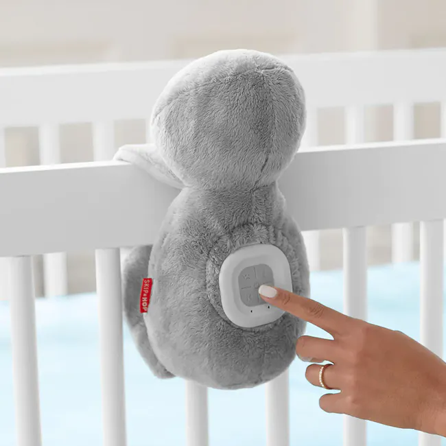 Skip Hop Cry Activated Soother - Sloth - 5 - Soft, plush, gray, baby, crib toy, baby blanket, baby pillow, baby blanket toy