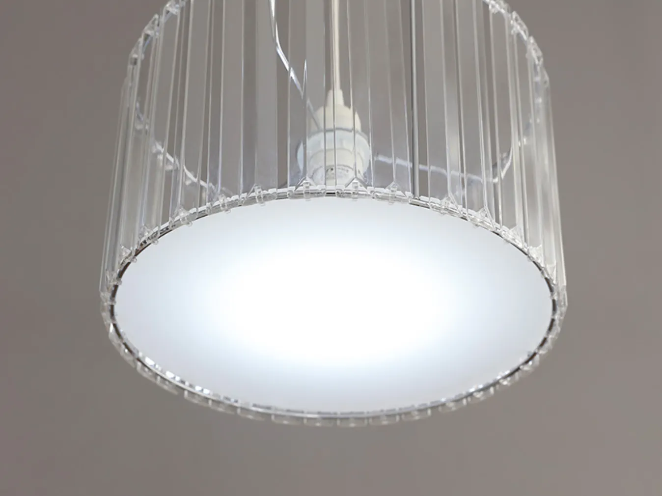 Acril Lampshade - 9 - Clear, modern, elegant, minimalist, pendant light, circular design, translucent material, white