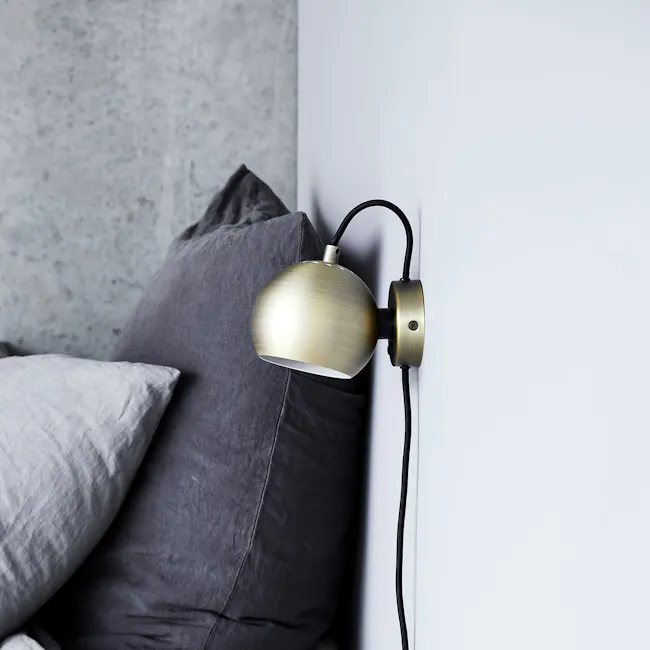Slug Wall Lamp - Brass - Short - 7