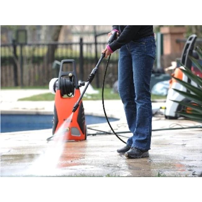 Black & Decker Pressure Washer - 2