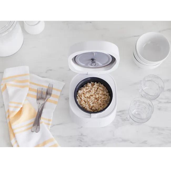 GreenChef Go Grains! Rice & Grains Cooker – White - 4 - White rice cooker, rice being cooked, transparent bowl, white rice