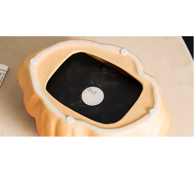 Croissant Ceramic Tissue Box - 4