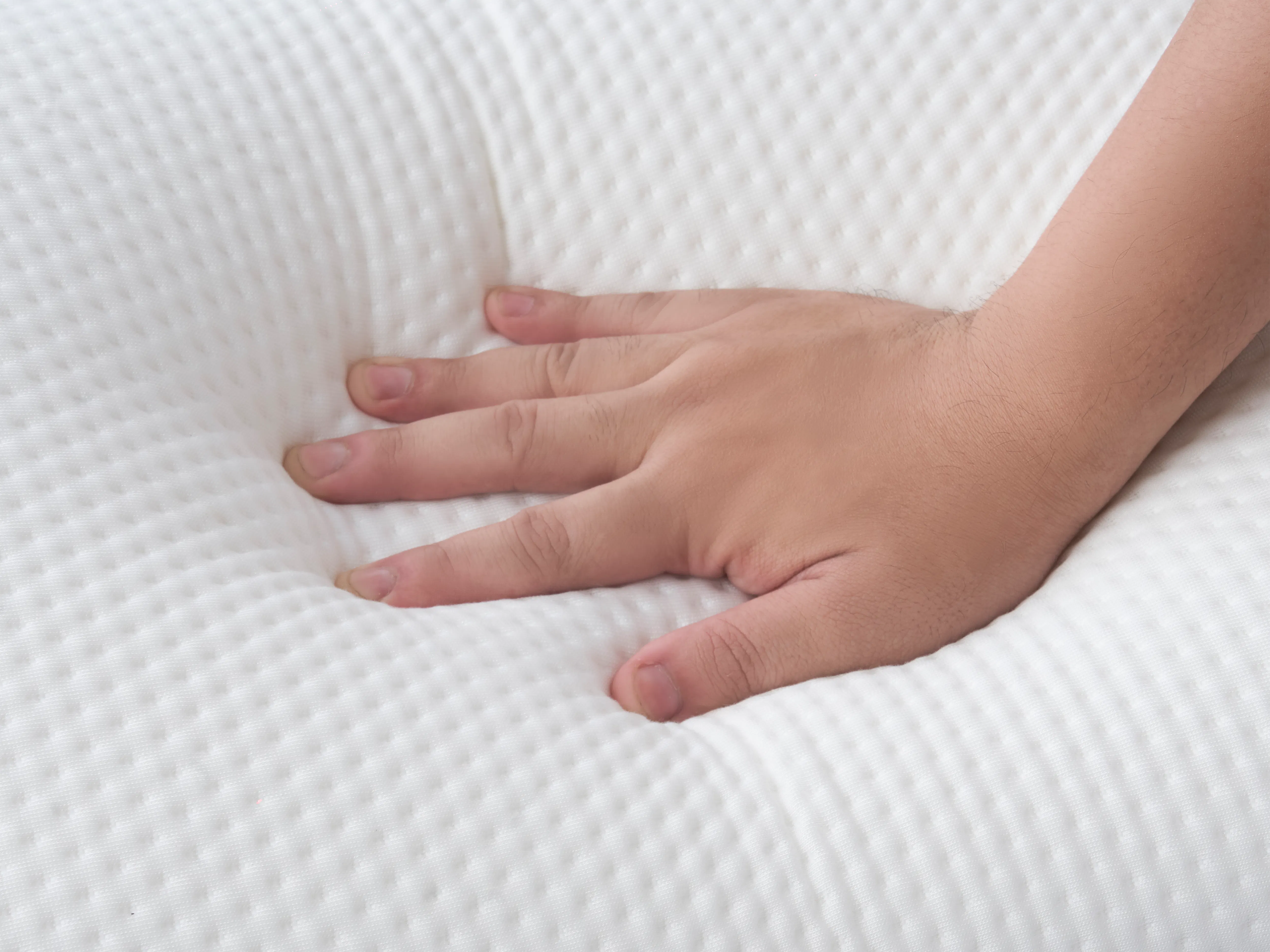 LEVITATE Mattress + 40% off Premium Memory Foam Pillows - 75