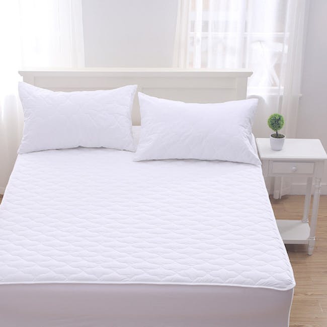 EVERYDAY Quilted Pillow Protector - 9