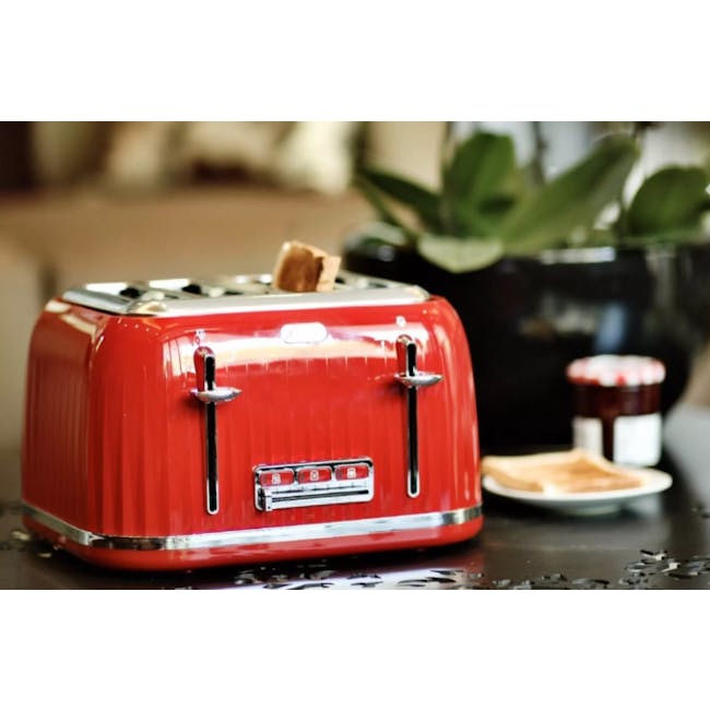 Odette Jukebox 4-Slice Bread Toaster - Red - 2 - Red vintage toaster, shiny chrome handles, control panel, four slots, small