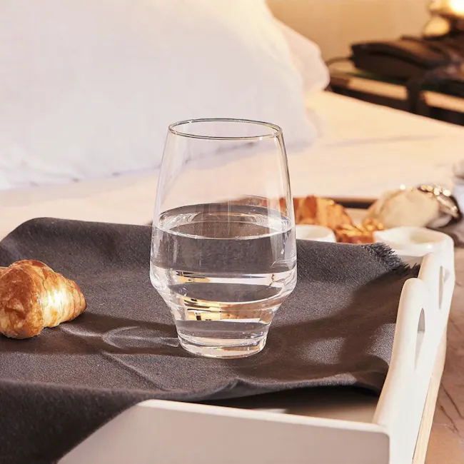 Chef & Sommelier Open Up Hi Ball Tumbler 35cl - Set of 6 - 4 - glass of water, clear glass, white water, dark napkin