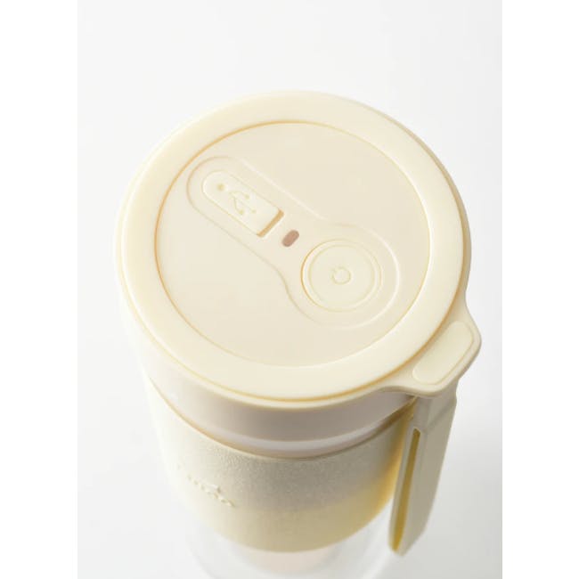 BRUNO Cordless Blender - Ivory - 12 - Soft-sleeved lid, silicone cover, ergonomic handle, minimalist design, smooth texture