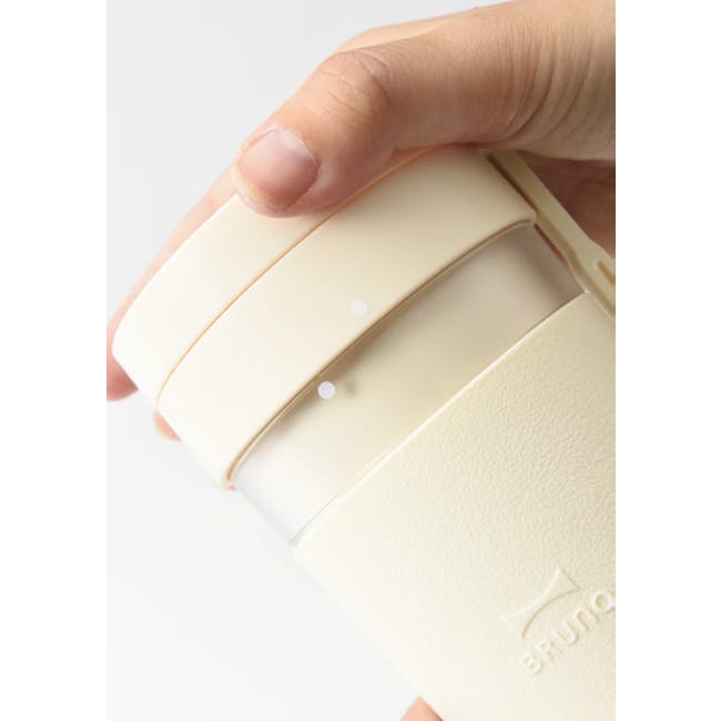 BRUNO Cordless Blender - Ivory - 15 - Handy, compact, portable, sleek, minimalist, modern, stylish, elegant, sophisticated