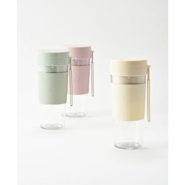 BRUNO Cordless Blender - Ivory - 7 - Clear glass bottles, minimalist design, pastel colors, stacked containers, ergonomic