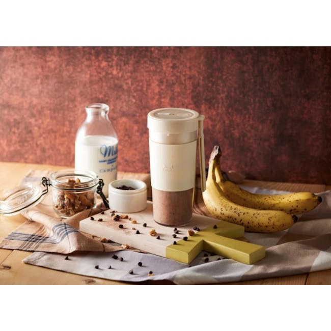 BRUNO Cordless Blender - Ivory - 5 - milk, banana, chocolate, granola, protein shake, breakfast, healthy snack, natural