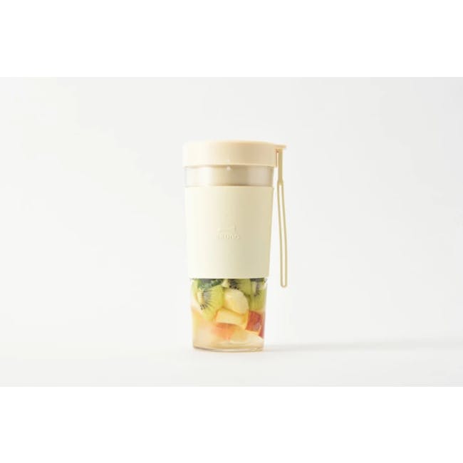 BRUNO Cordless Blender - Ivory - 9 - glass juicer, fruit blend, kiwi, pineapple, orange, apple, banana, watermelon, melon