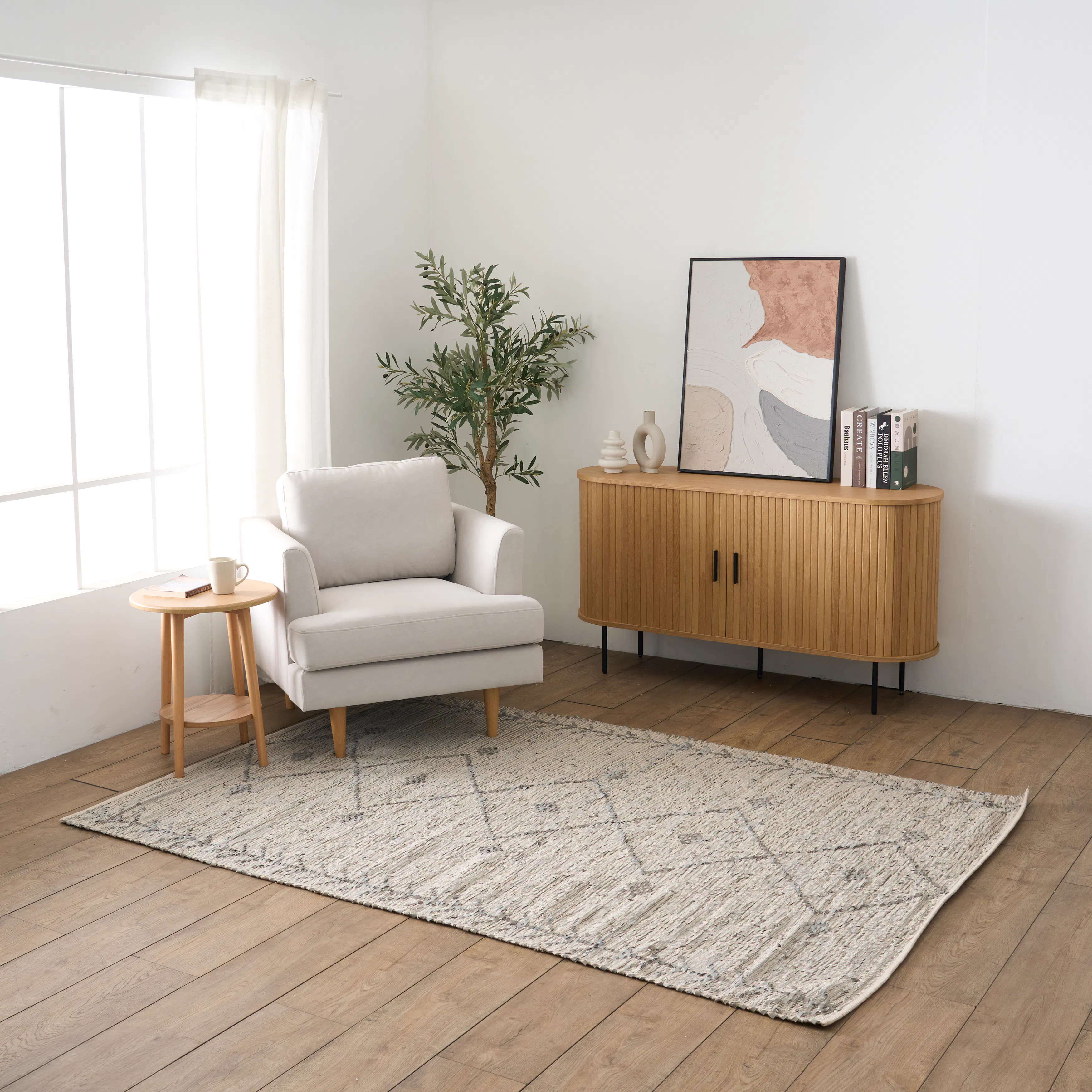 Leonie Low Pile Rug (2 Sizes) - 7