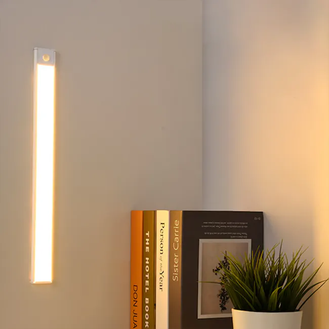 ESSENTIALS LED Portable Light - 4