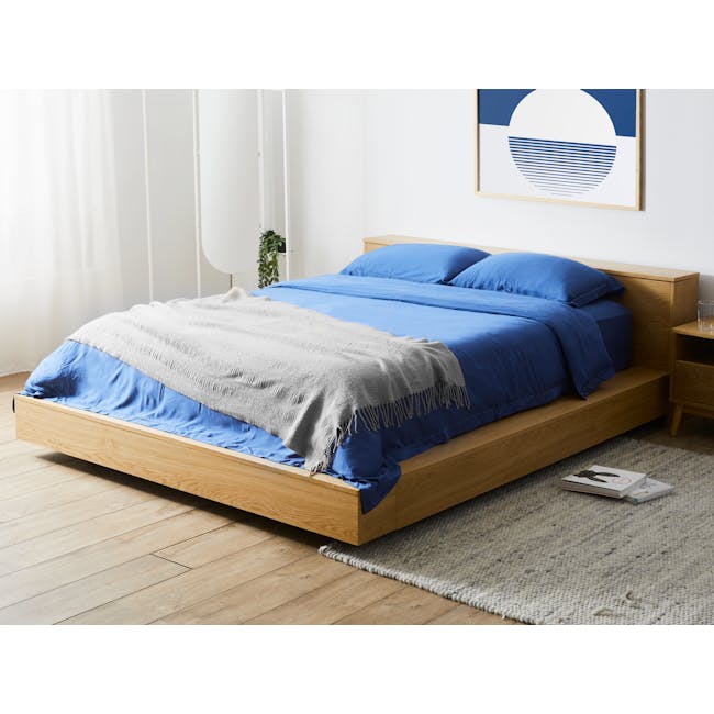 Akira Queen Storage Platform Bed with 2 Kyoto Single Shelf Bedside Tables in Oak - 1
