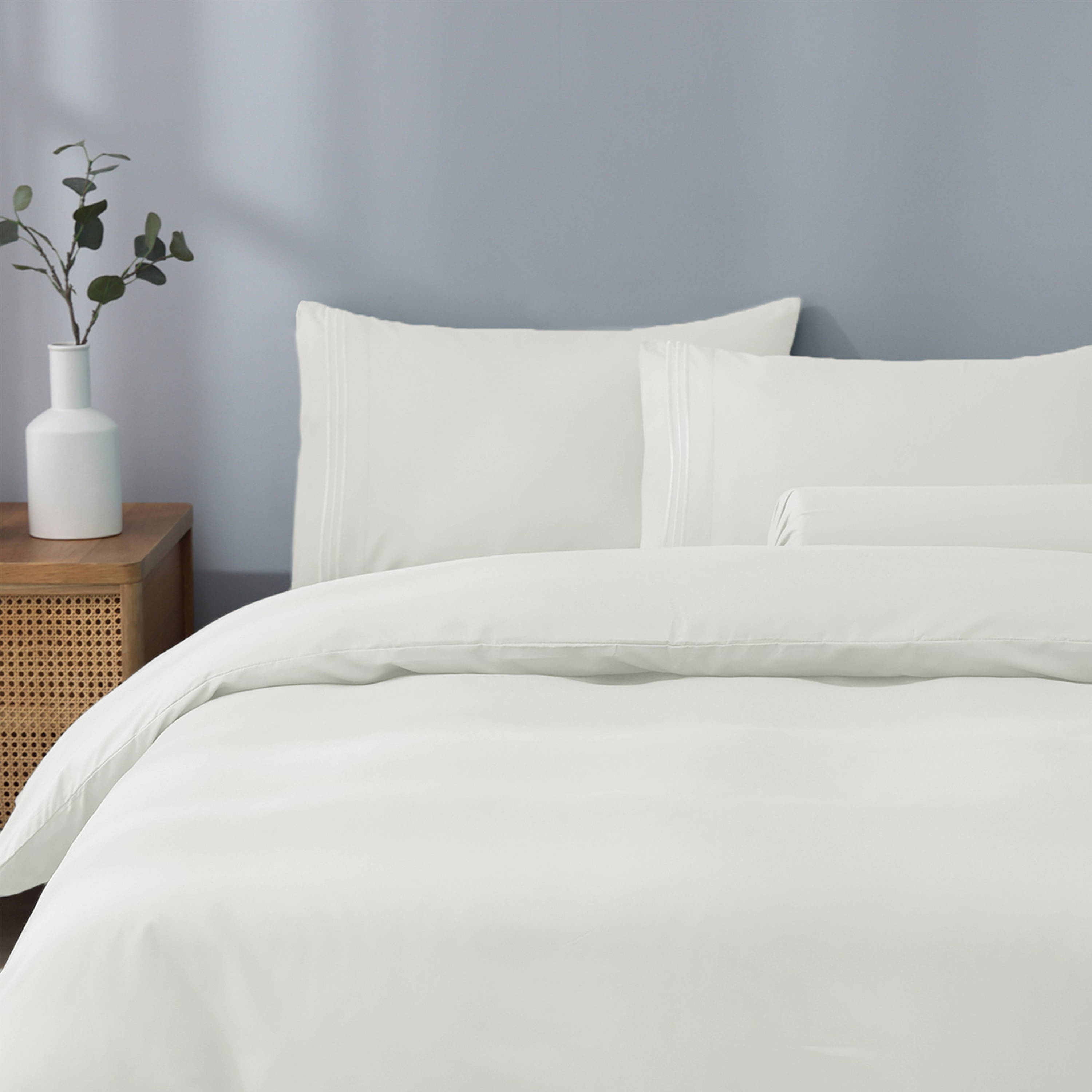 Robinsons Silky Soft Embroidered Microfibre Bed Set Core Collection - Ivory (4 Sizes) - Image 1