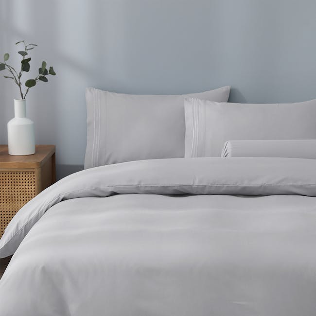 Robinsons Silky Soft Embroidered Microfibre Bed Set Core Collection - Silver (4 Sizes) - 1