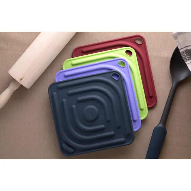 Cookduo Air Trivet - Purple - 4 - Wooden rolling pin, colorful silicone covers, black spatula, beige fabric background