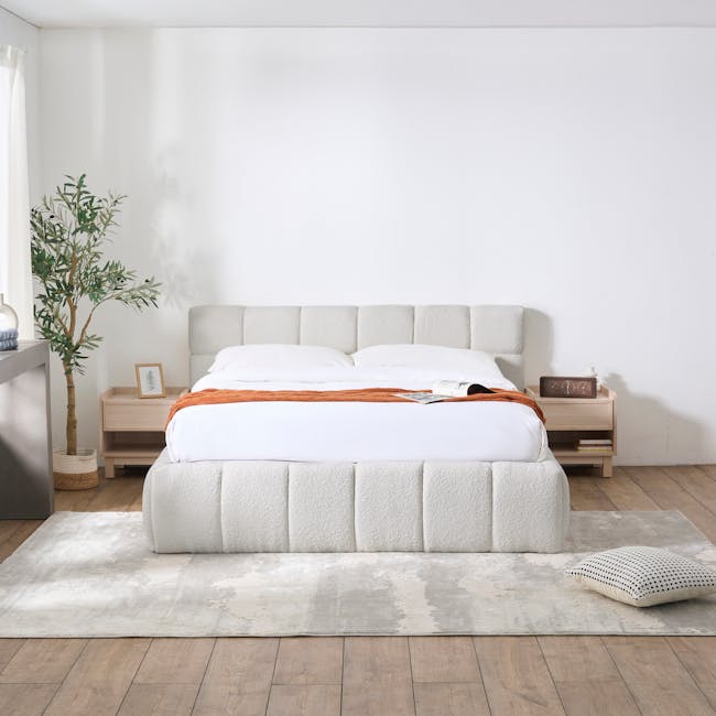 Aubrielle Storage Queen Bed - Light Grey Boucle - 2