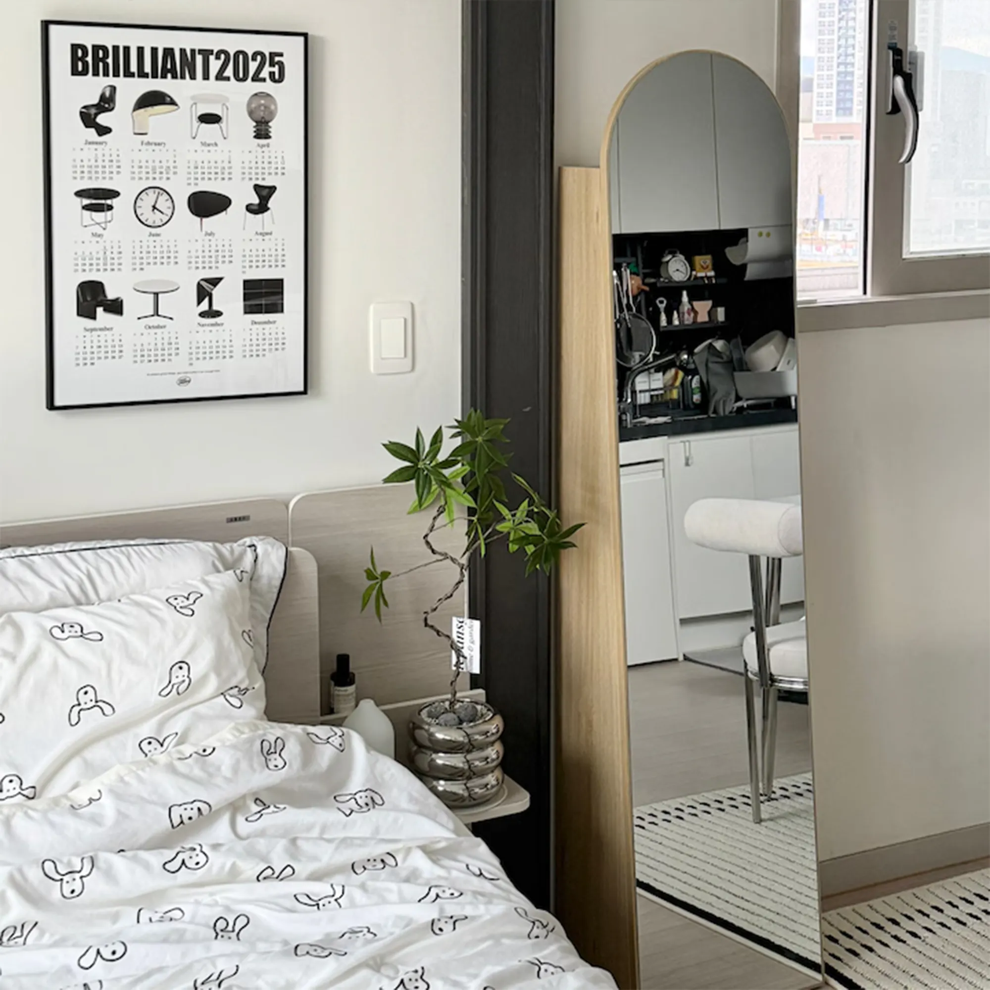 Chelsea Arched Mirror Cabinet 40x165cm - White - 10