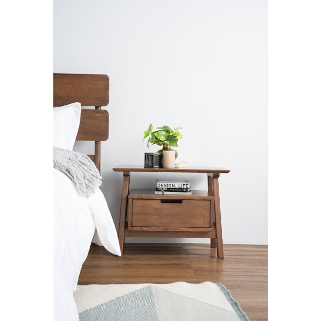 Callan Queen Bed with 2 Keva Bedside Tables in Cocoa - 7