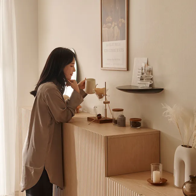 Heidi Cabinet 1.2m - Oak - 4 - Minimalist room, cozy ambiance, soft lighting, natural light, wooden furniture, pastel color