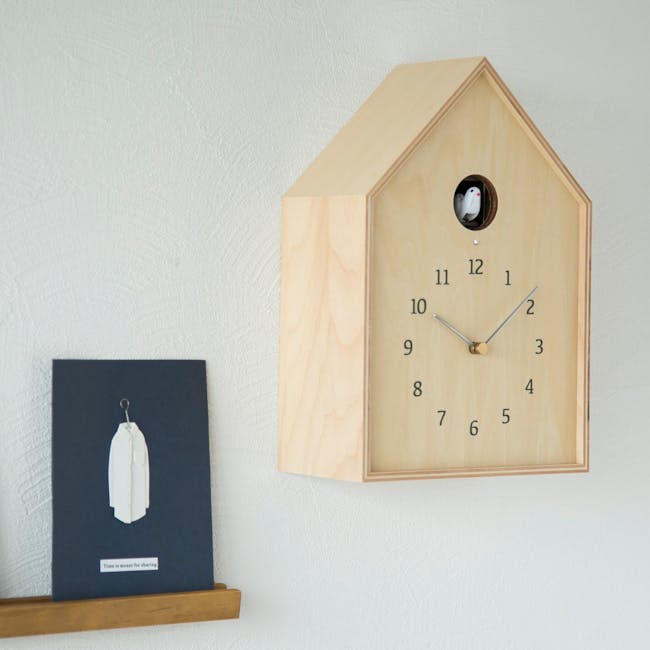 Birdhouse Clock - Natural - 3 - Wooden clock with a small bird figurine in the hole, wall-mounted, light wooden frame