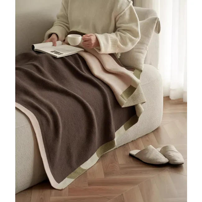 Lapin Throw Blanket - Strawberry - 3