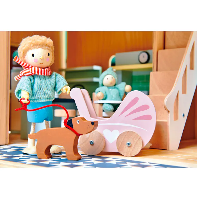Tender Leaf Doll House - Mr Goodwood and His Dog - 3 - Faux fur elf, red and white striped scarf, blue sweater, blue skirt
