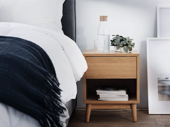 Aspen King Storage Bed in Cloud White with 2 Kyoto Top Drawer Bedside Table in Oak - 10
