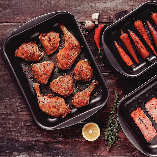 Tramontina Brasil 28cm Flat Roasting Pan - Black - 5 - Grilled chicken, roasted carrots, red chili pepper, rosemary sprigs
