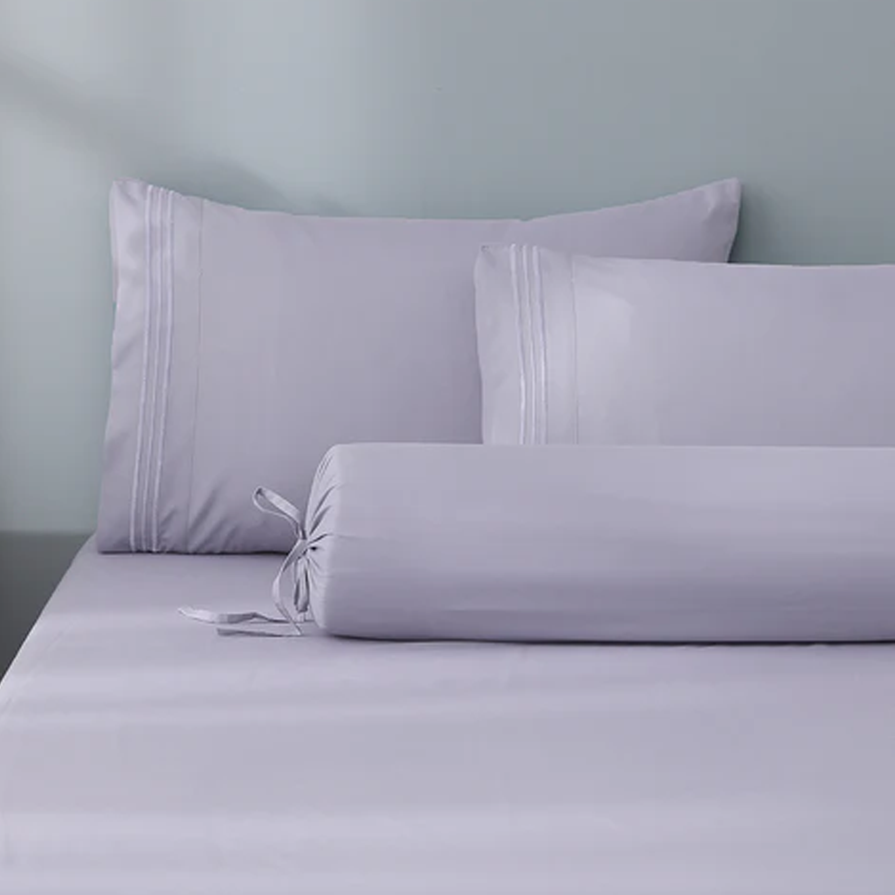 Robinsons Silky Soft Embroidered Microfibre Fitted Sheet Set Core Collection - Lilac (4 Sizes)