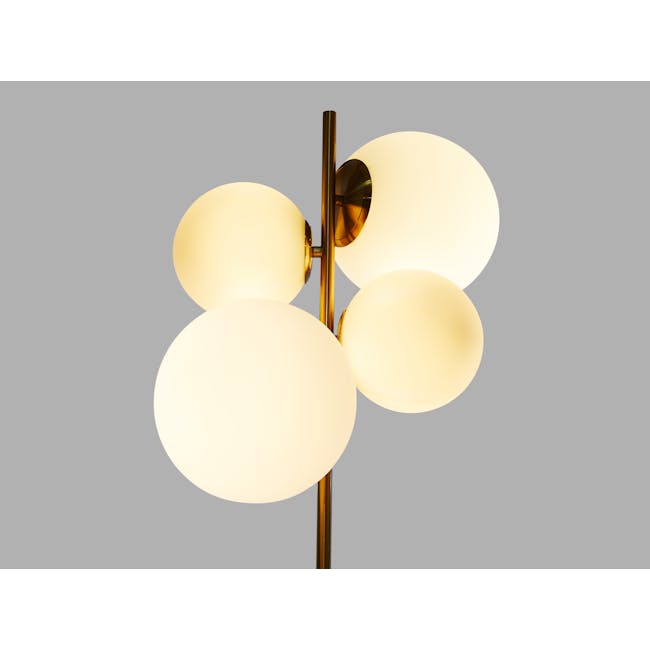 Lyka Floor Lamp - White Marble - 4 - Modern pendant light fixture, spherical lampshades, gold metallic finish, minimalist