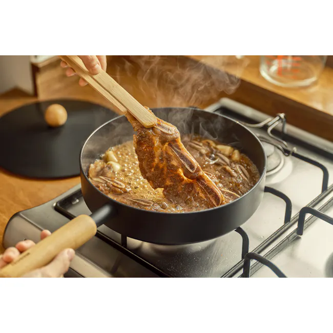 Goodle Nonstick Frying Pan 24cm - 4 - wooden chopsticks, cooking meat, braising, simmering, steaming, pan, sauce, broth