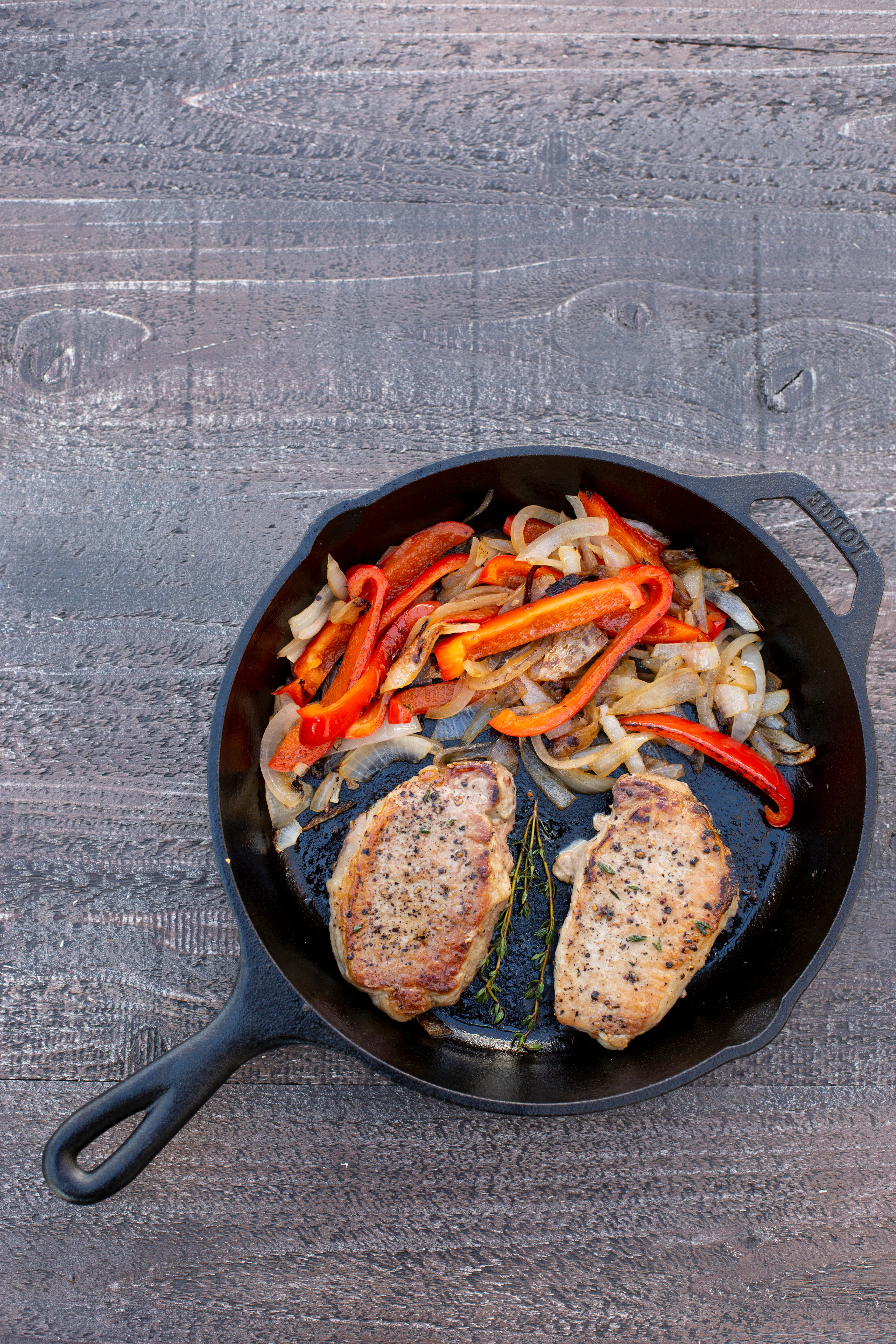 Lodge Seasoned Cast Iron Skillet (6 Sizes) - 7