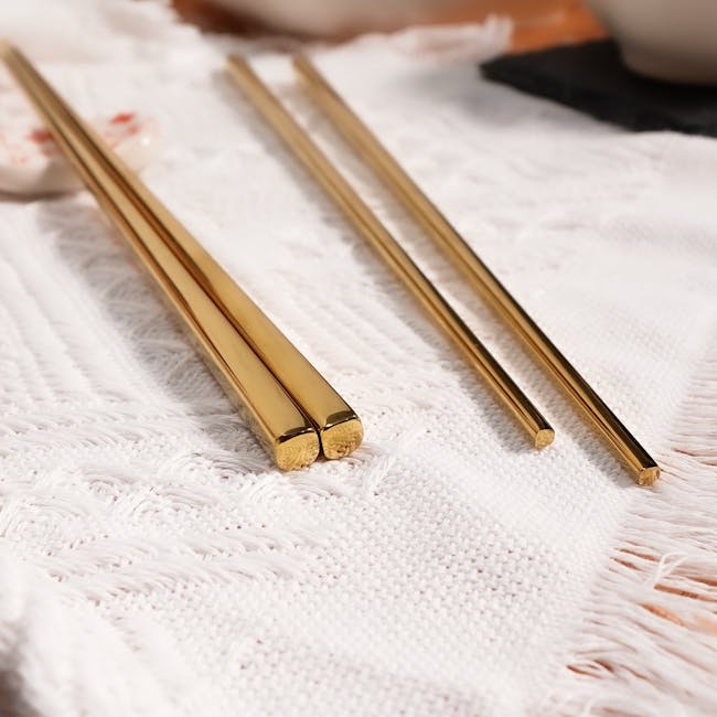 Table Matters Cubic 16pc Cutlery Set with Waltz Chopstick (Set of 4) - Gold - 8