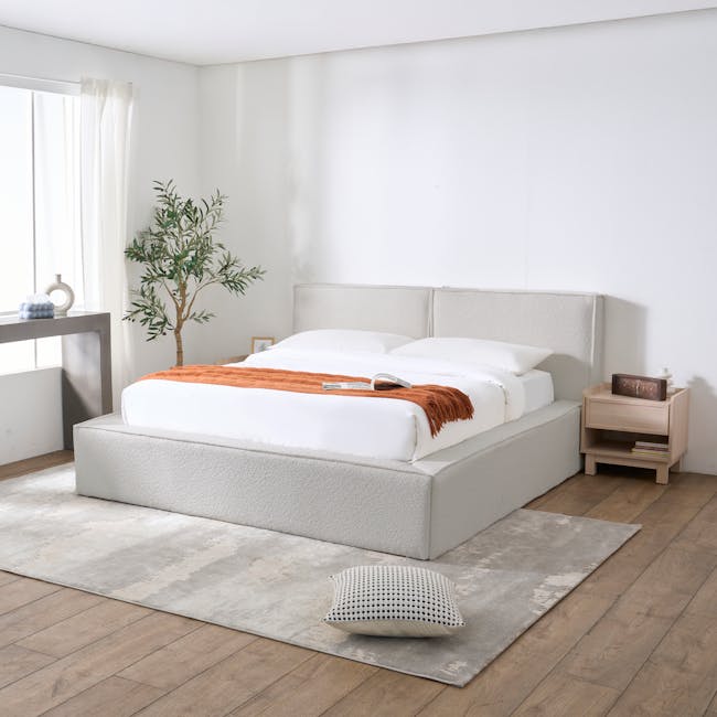 Maine Storage King Bed - Light Grey Boucle - 3