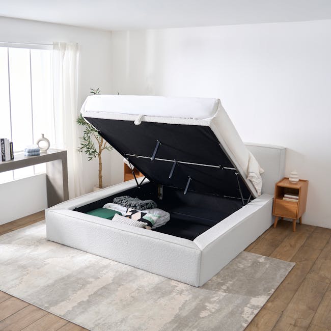 Maine Storage King Bed - Light Grey Boucle - 4