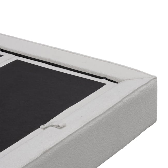 Maine Storage King Bed - Light Grey Boucle - 18