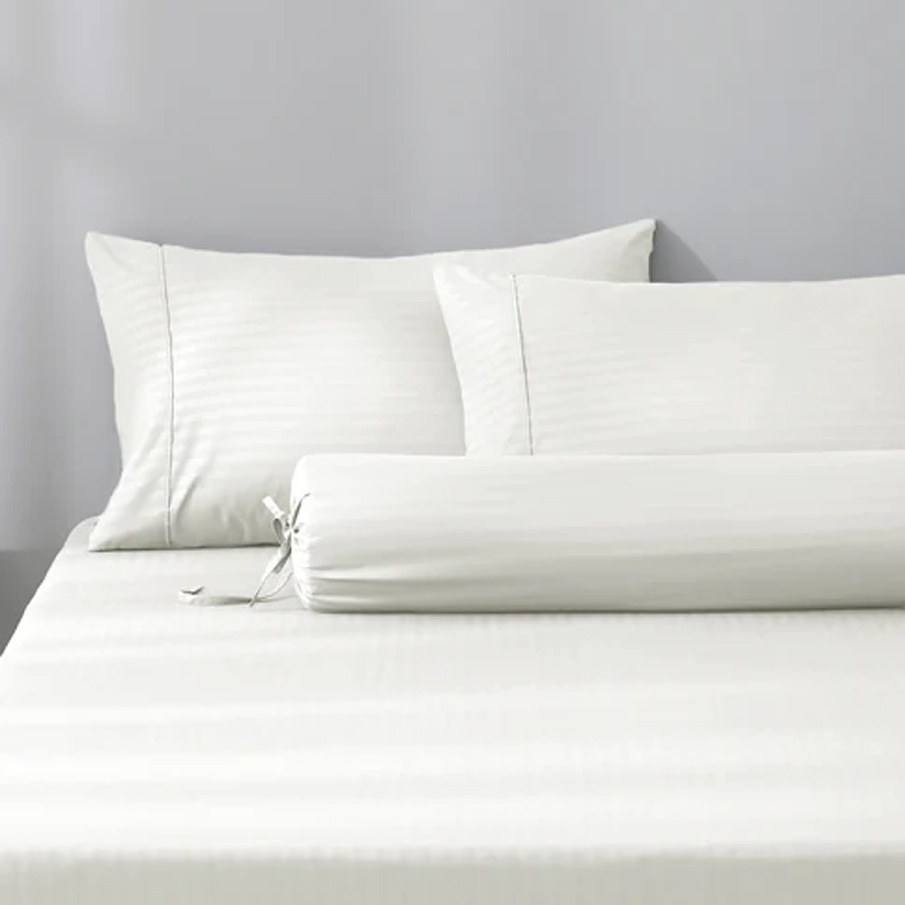 Robinsons Silky Soft Dobby Microfibre Fitted Sheet Set Silky Soft Core Collection - Almond (2 Sizes)