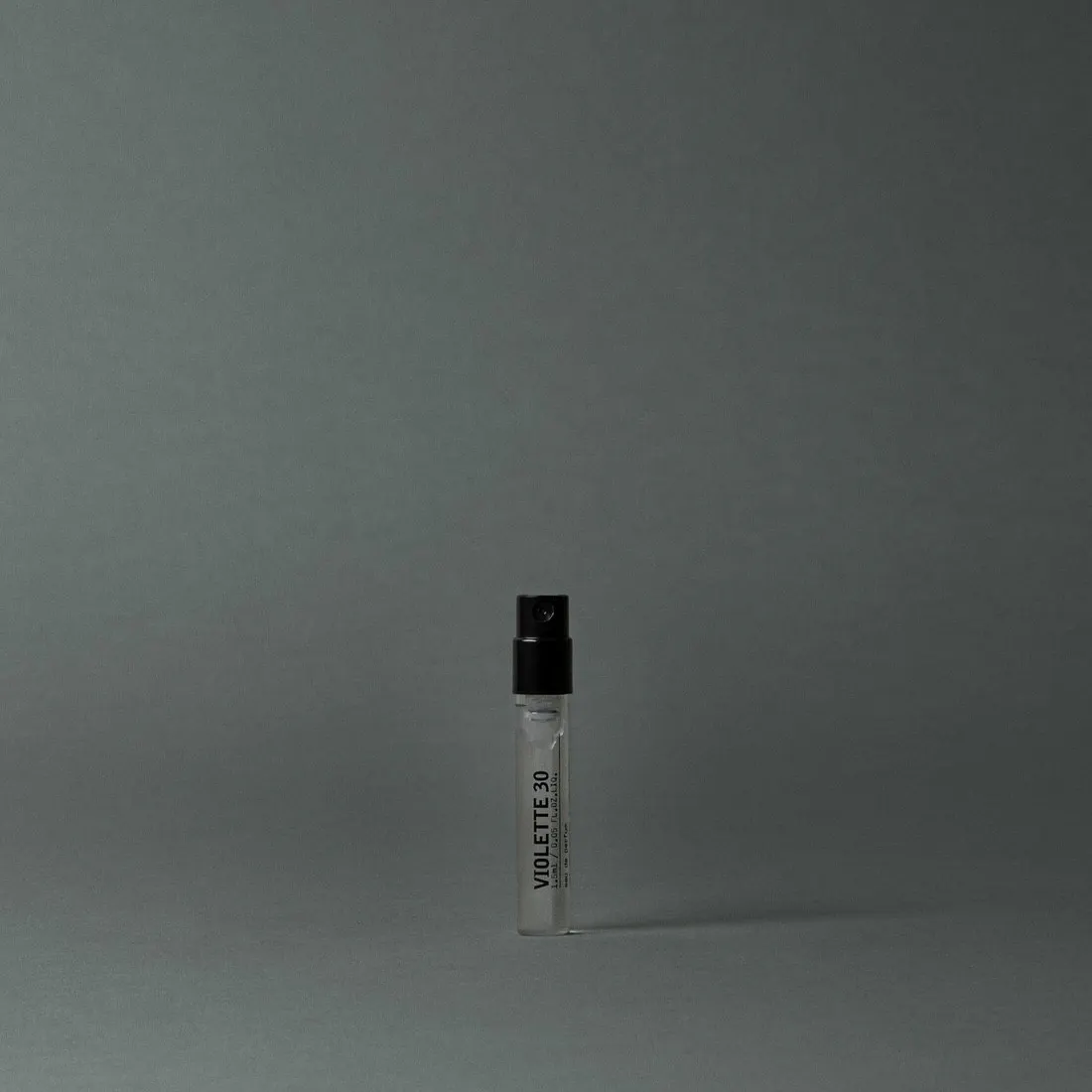 Le Labo AMBROXYDE 17 - Medium Concrete Candle - 7