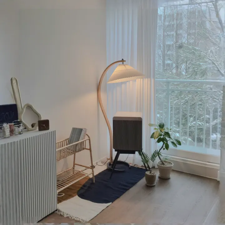 Heidi Cabinet 0.8m - White - 16 - Modern minimalist decor, cozy room ambiance, large window with snow-covered trees, soft