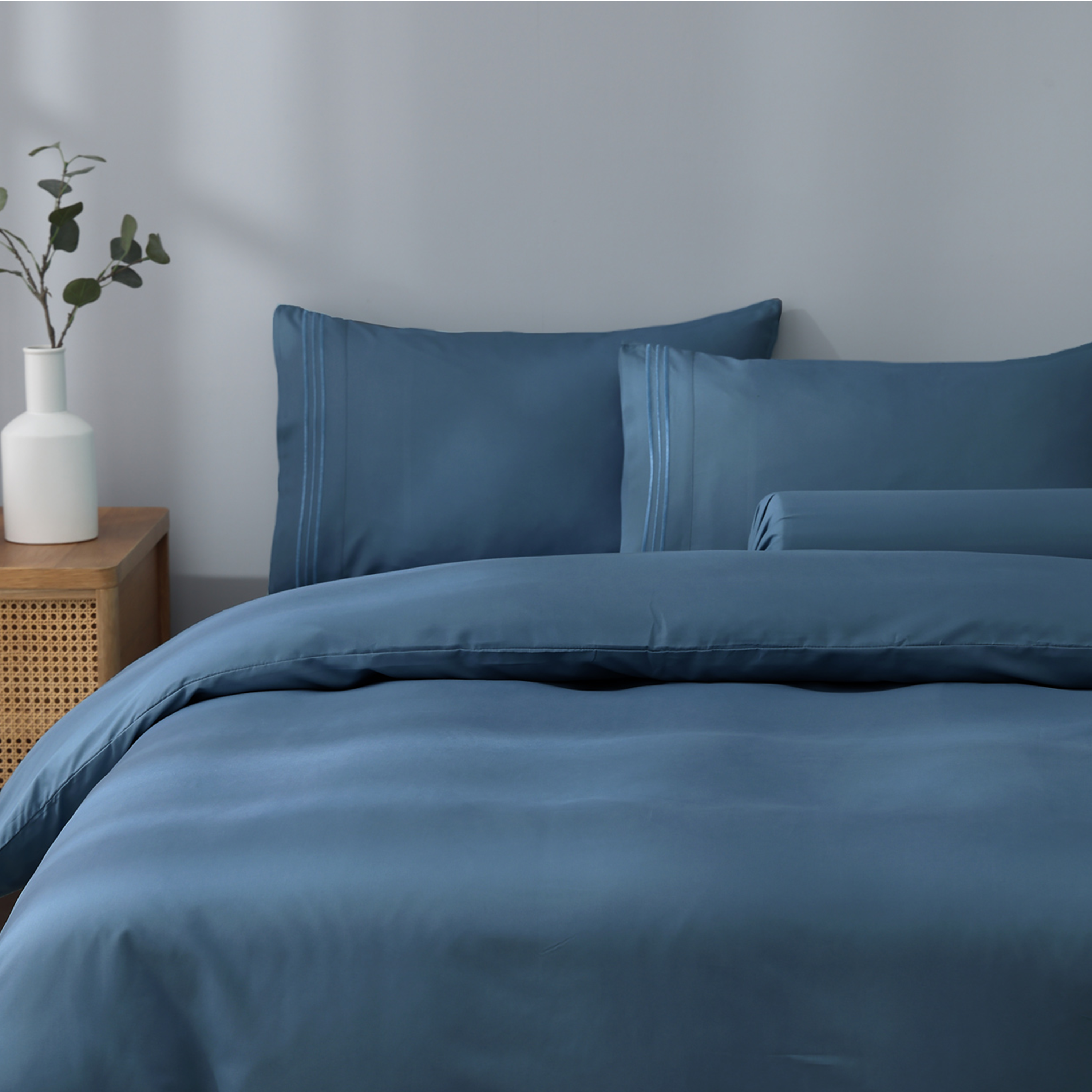 Robinsons Silky Soft Embroidered Microfibre Bed Set Core Collection - Deep Teal (4 Sizes) - Image 1