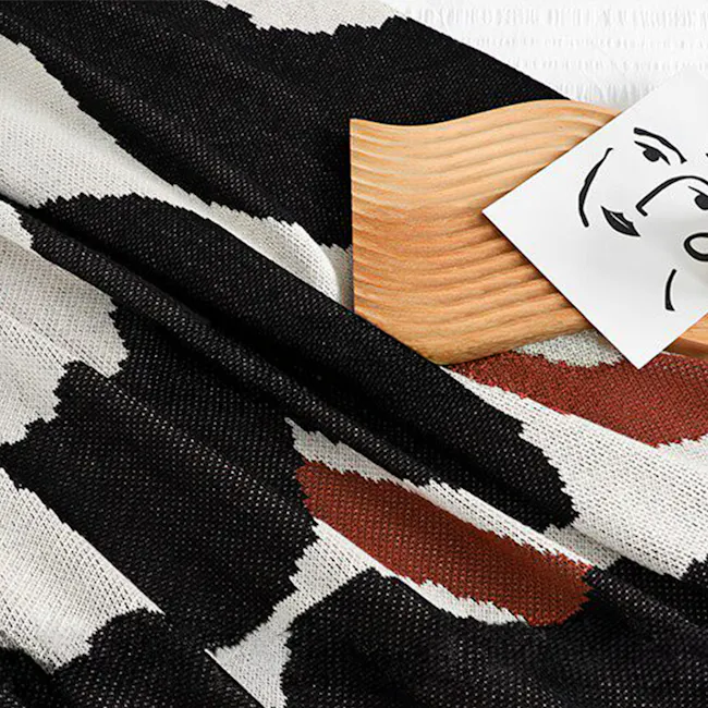 Daisy Throw Blanket - Black - 3