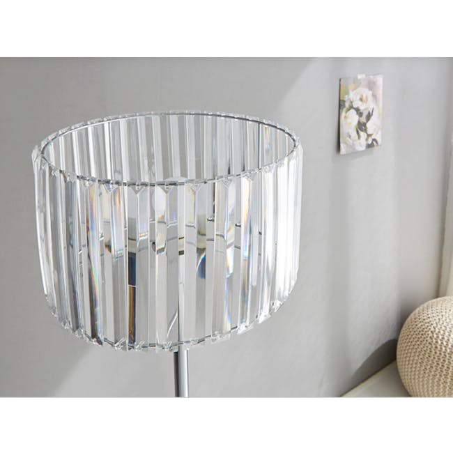 Acril Lampshade - 11 - Clear, modern, elegant, crystal, glass, reflective, cylindrical, decorative, artistic, contemporary