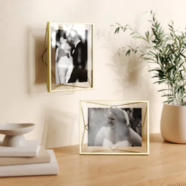 Prisma Photo Display 5 x 7 - Brass - 15