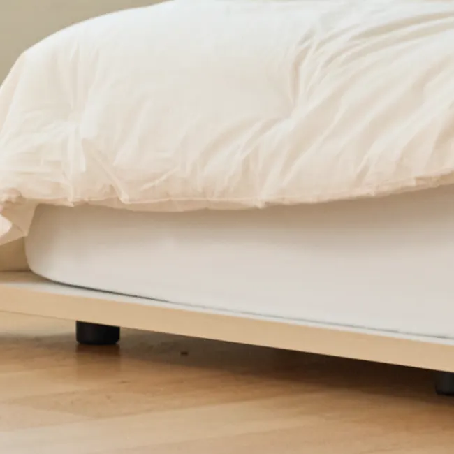 Kira Queen Low Platform Bed - Warm White - 3